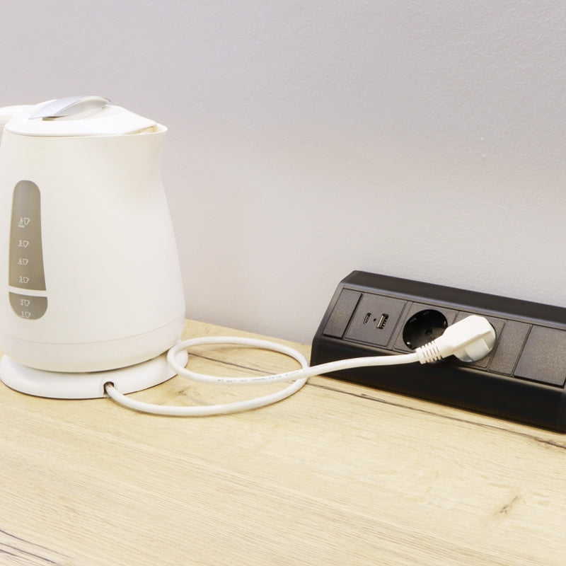 Priză de colţ Corner Box USB, montat pe colţul mobilierului