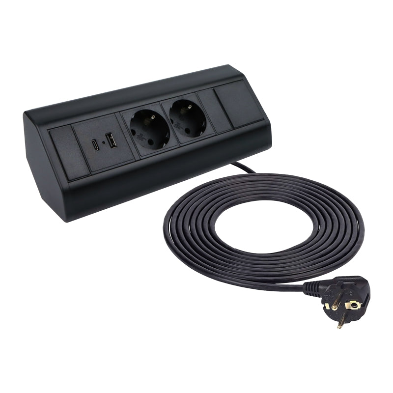 Priză de colţ Corner Box USB, detaliu porturi USB-A şi USB-C