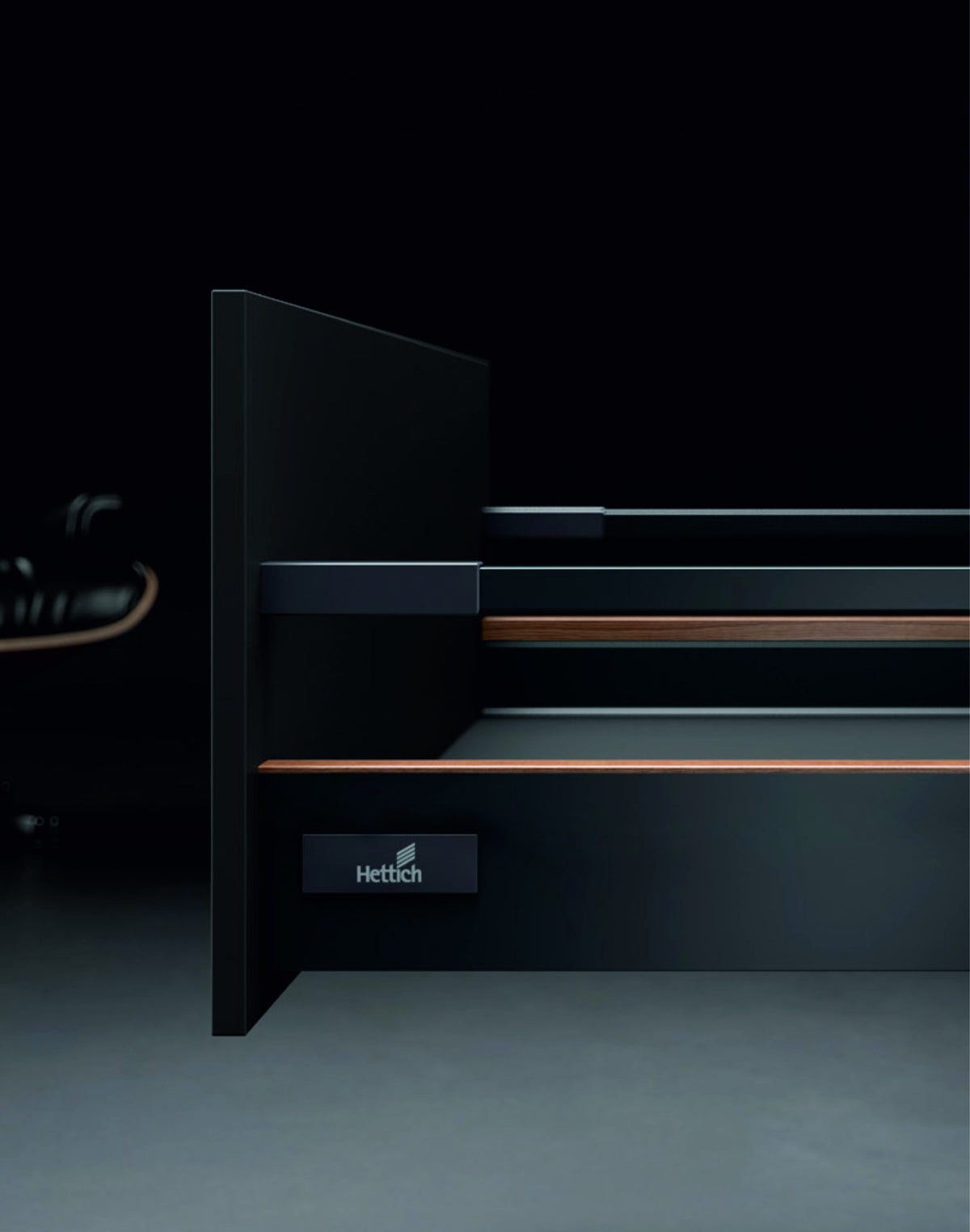 Sertar InnoTech Atira H144, detaliu studio pe fundal negru
